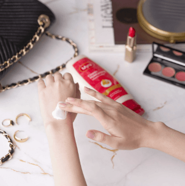 لوشن فيتامين مرطب مايرا كلاسيك - 200 مل × 2 قطعة (عرض) لوشن فيتامين مرطب مايرا كلاسيك - 200 مل × 2 قطعة (عرض)